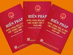 ສືບຕໍ່ປະກອບຄຳ ເຫັນໃສ່ຮ່າງລັດຖະ ທຳມະນູນປີ 1992 ສະບັບປັບປຸງ